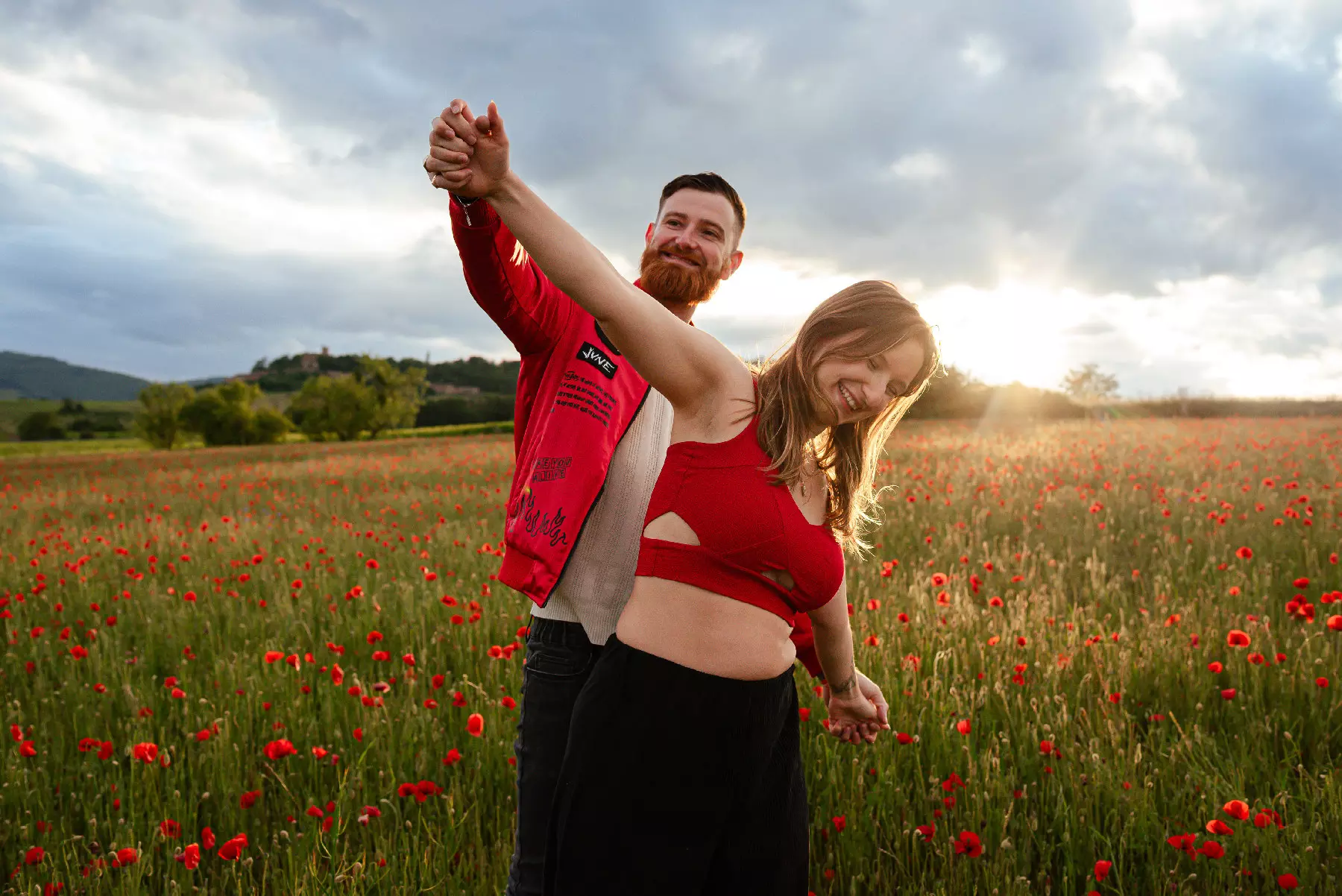 41-south-photography-photographe-couple-beaujolais-coquelicots_66