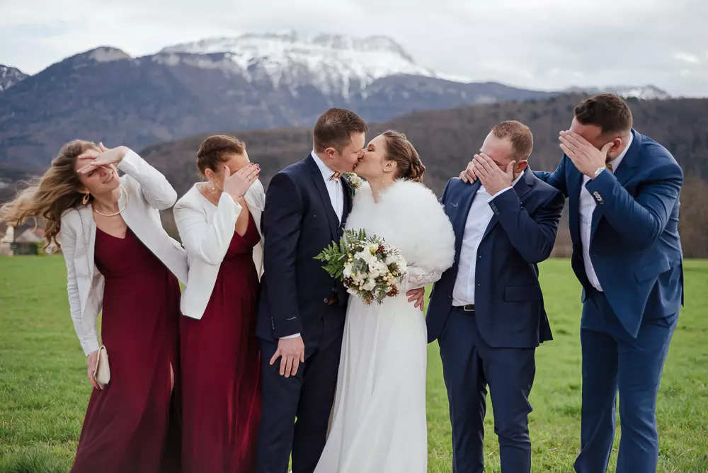 photographe-mariage-isere photo-groupe-témoins-mariage-chartreuse